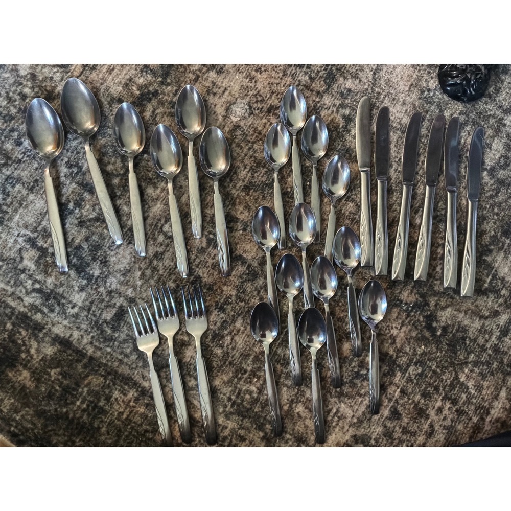 Vintage MCM Unisex MW Co Stainless Flatware 25pc Set Silver Wheat Japan